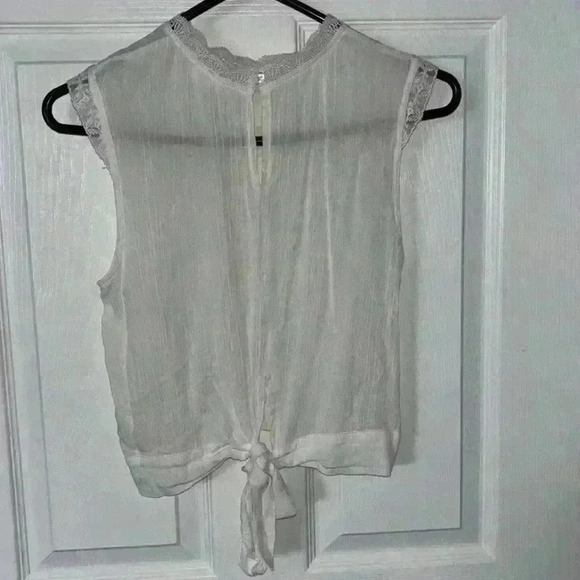 Victoria lace front tie back tank - Picture 3 of 5